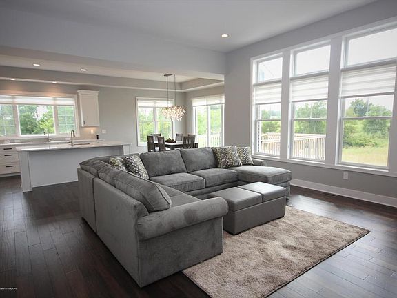 4th image of 3650 Stanwood Dr