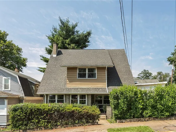 385 Moyhend St, Springdale, PA 15144