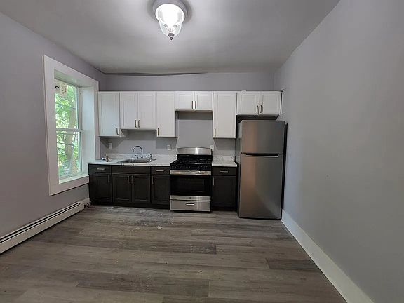 3rd image of 188 Chambers St APT 1