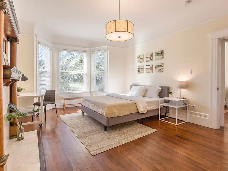 259 S Van Ness Ave — Photo 11