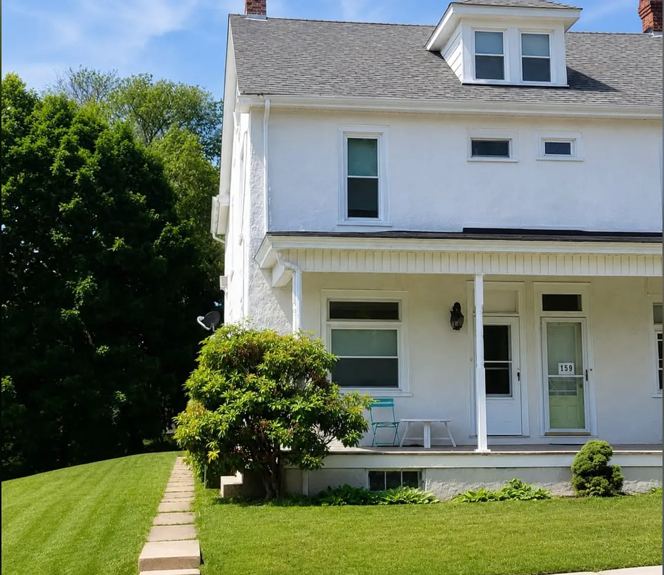 4 bed, 1.5 bath, 2100 sqft, $1,700 — Photo 1
