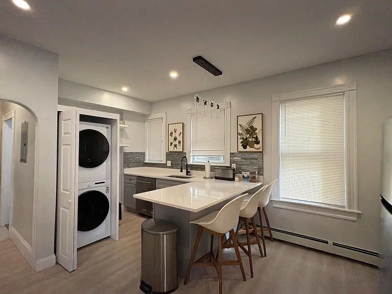 137 Centre St #1 — Photo 5
