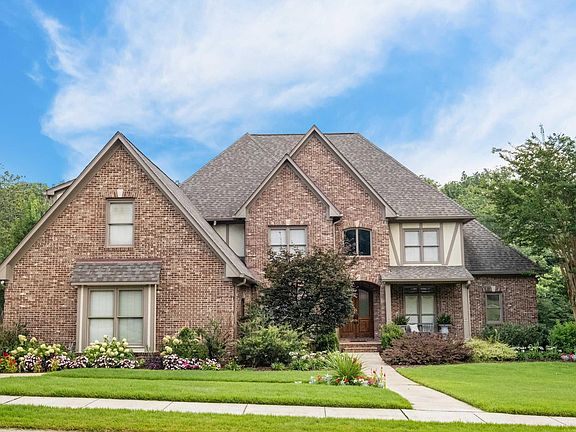 3rd image of 5227 Lake Crest Cir