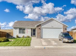 708 Sako Dr, Gillette, WY 82718