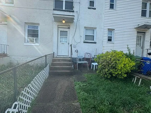 952 Armistead Way, Baltimore, MD 21205