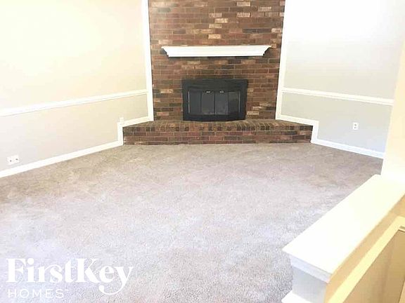 3rd image of 6711 Hickory Crest Dr