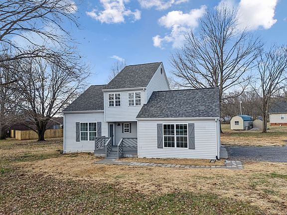 3rd image of 202 Elmwood Dr