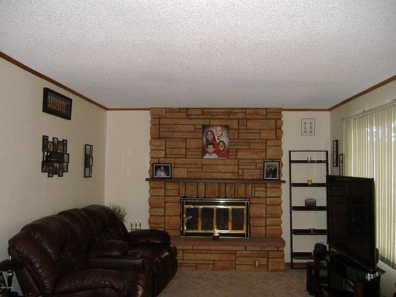 3rd image of 1500 6th Ave NW