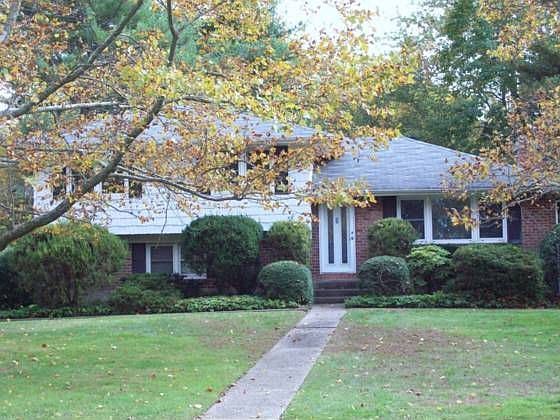 1st image of 3 Zoranne Dr