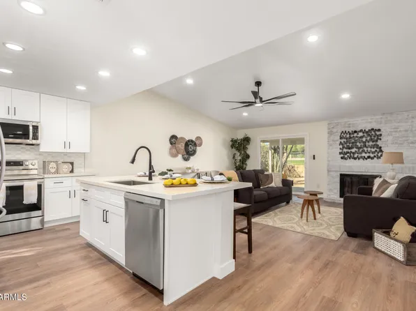 11808 S HALF MOON Drive, Phoenix, AZ 85044