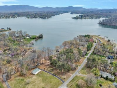 136 Belle Isle Dr, Union Hall, VA, 24176