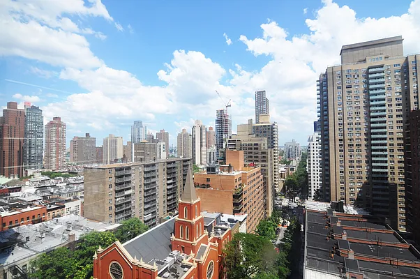 Rented by BLU Real Estate | media 19