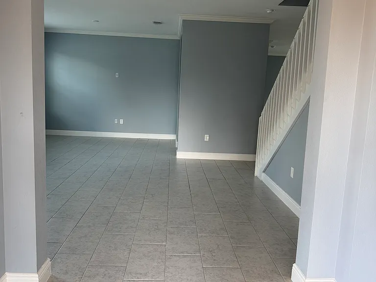 16924 Champlain St — Photo 23