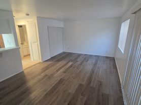 626 W 6th St, San Pedro, CA