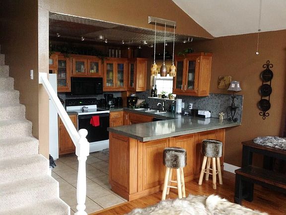 5th image of 11855 White Oak Dr