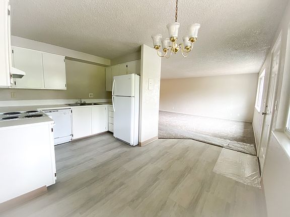 2nd image of 1015 Nandina St #2