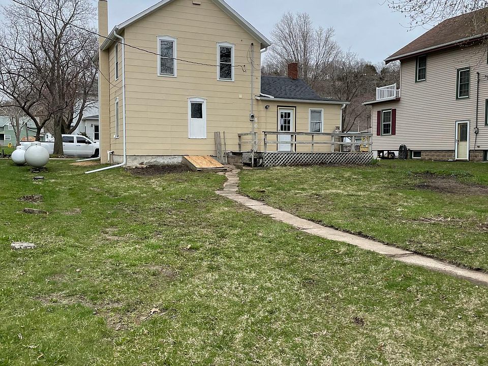 418 Amelia St, Cassville, WI 53806 Zillow