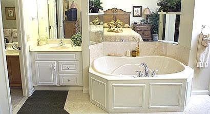 in room jacuzzie Tub