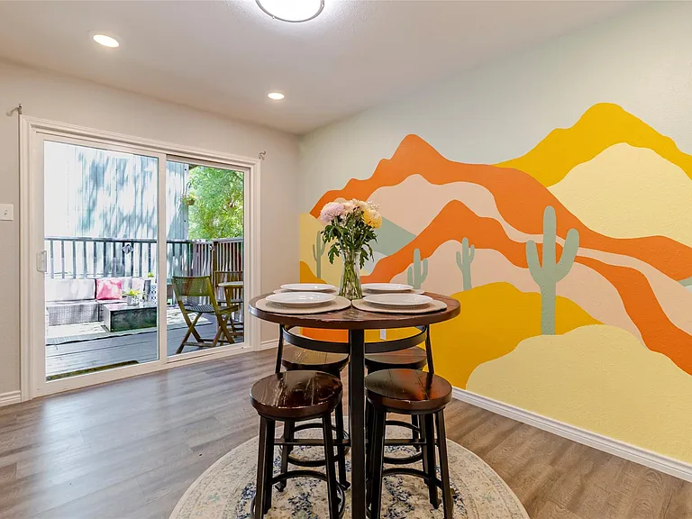 6915 Ten Oaks Cir — Photo 1
