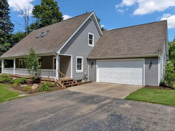 3052 Thomas Rd, Oxford, MI 48371