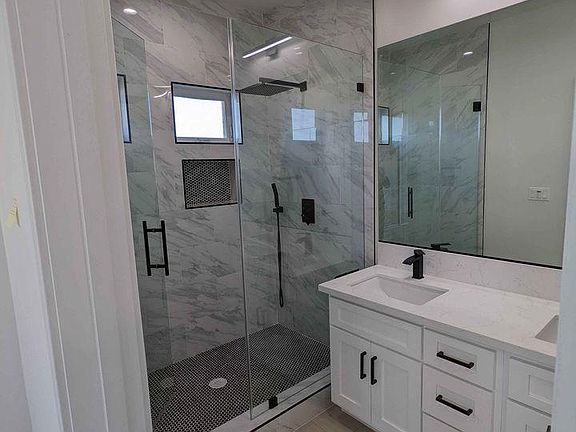 5th image of 1030 W 223rd St