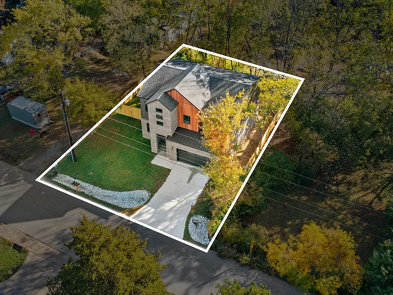 634 S Happy Hollow Rd — Photo 28