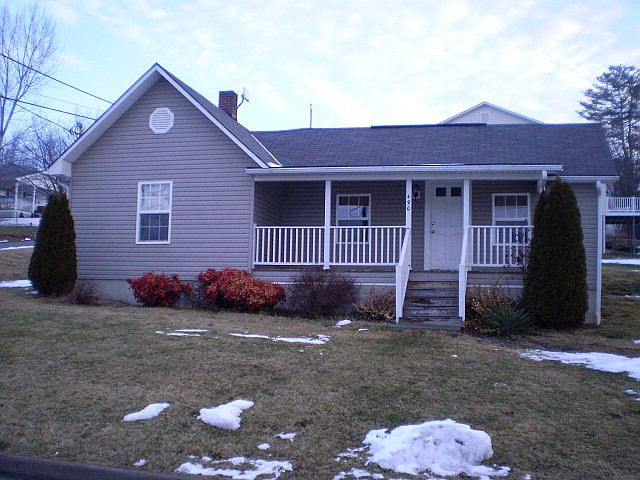 1st image of 490 N 22nd St