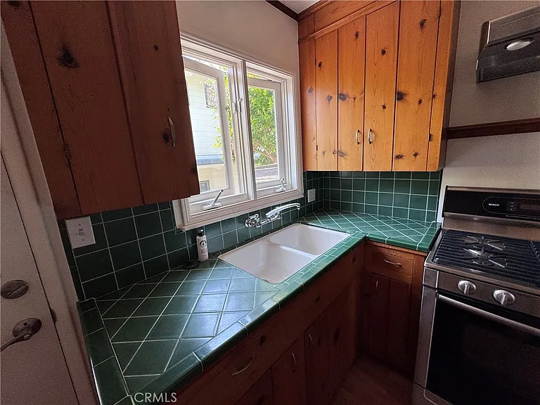 1821 Glenneyre St — Photo 22