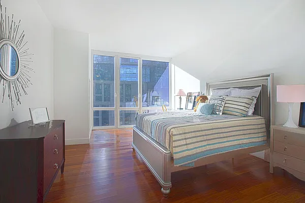 Sold by Bohemia Realty Group | media 4