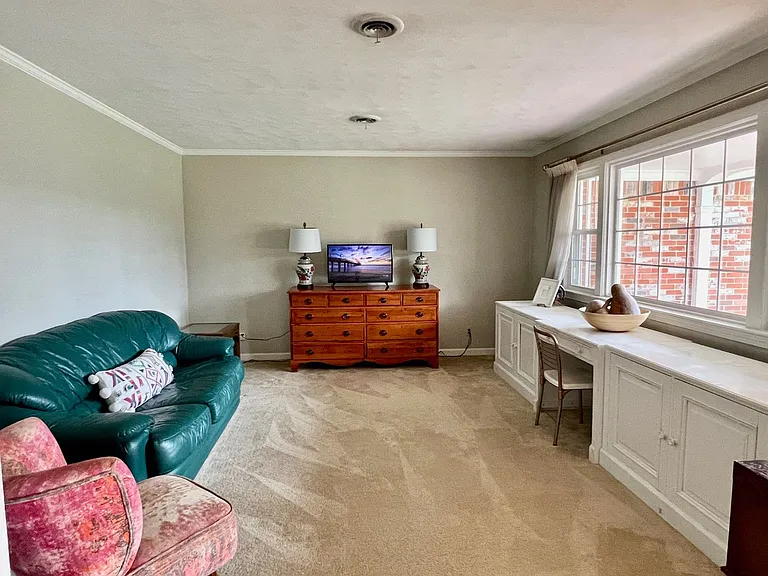 4652 Paul Revere Rd — Photo 6