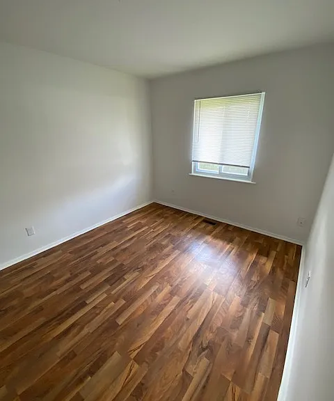 110 Teakwood Ln — Photo 8