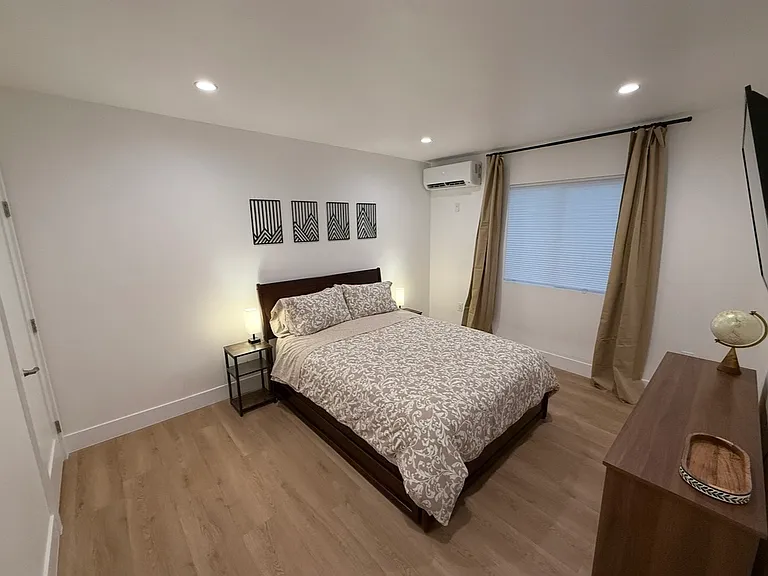 11140 Oxnard St #5952 — Photo 9
