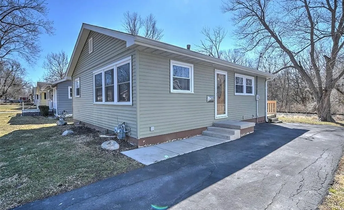 Building Photo - 19 Kaydon Dr