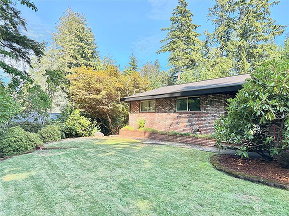 2nd image of 470 E Lakeland Drive