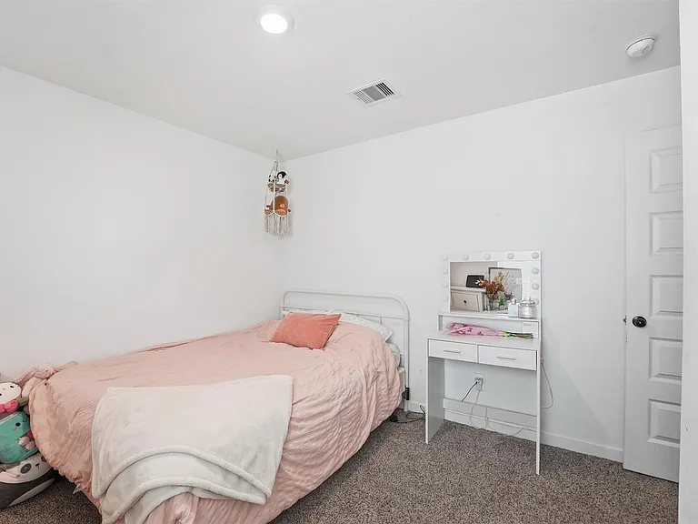 3815 Haydon Ridge Ln — Photo 14