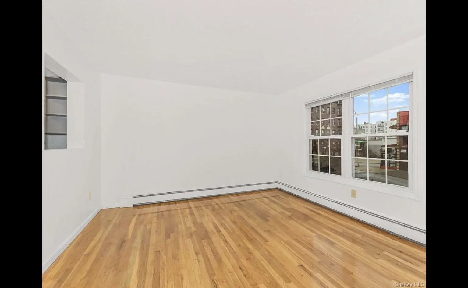 2 bed, 900 sqft, $2,700 — Photo 3