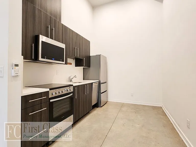 3334 SE Belmont St #104 — Photo 3