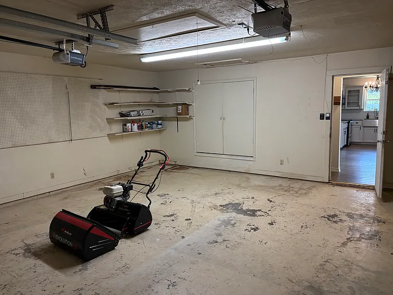 2803 Elmwood Ave — Photo 23