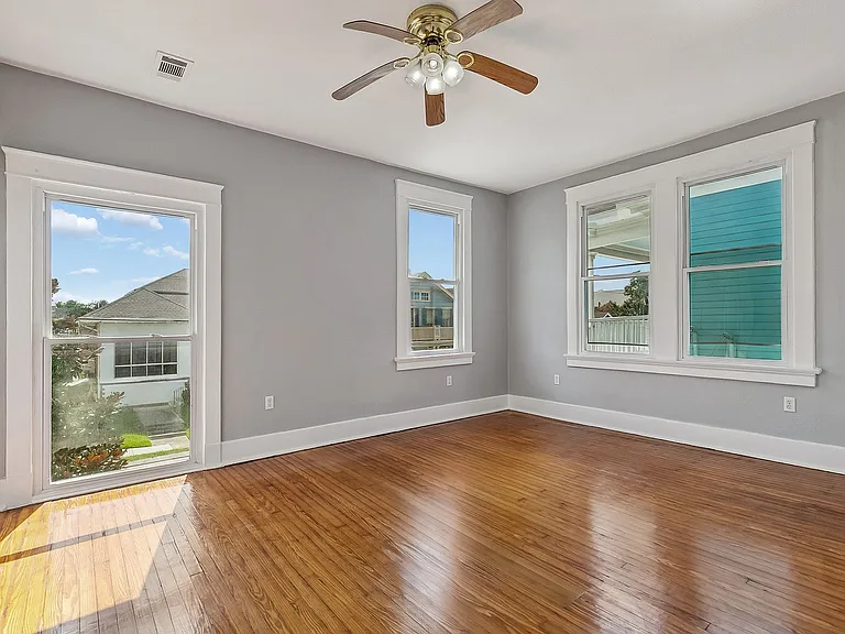 2820 General Pershing St — Photo 10