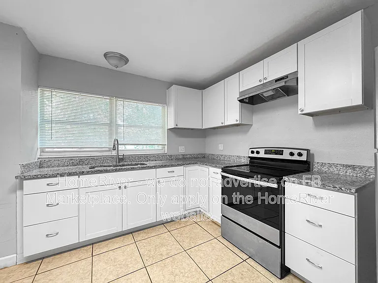 5206 N 15th St — Photo 10