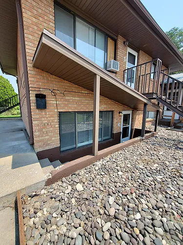467 W Pacific St #6 Photo 1