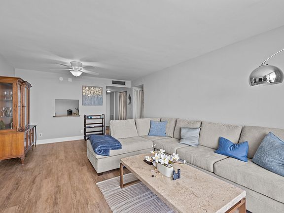 5th image of 470 Executive Center Dr APT 5B