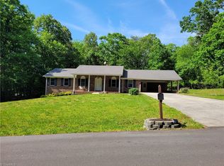 148 Rosecrest Dr, Mount Airy, NC 27030