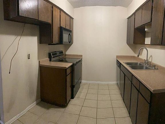 3rd image of 1205 Candise Ct