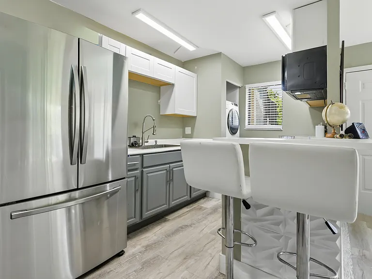 545 Trace Cir #102 — Photo 3