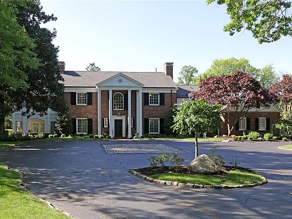 4th image of 52 Huntleigh Woods