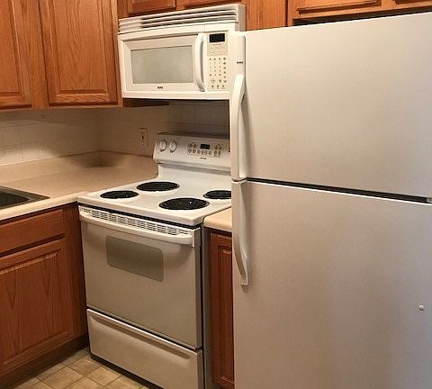 5th image of 11554 Concord Village Ave APT I