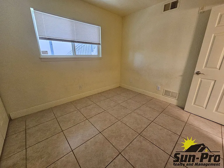 900 S Peninsula Dr — Photo 12