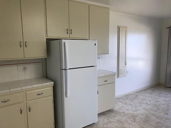 5th image of 230 Wyandotte Ave