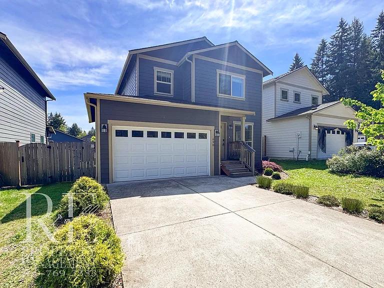 690 SE Olga Cir — Photo 24